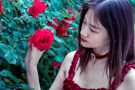 王沪宁出席全方位扩大国内需求调研协商座谈会